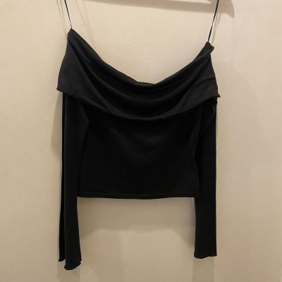 Untouchable off shoulder straple xs negro - Kkk026